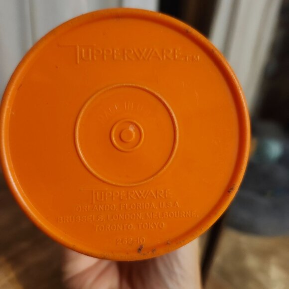 Vintage Tupperware Set of 3 Storage & Juice Containers 2 x 1486 and 262 Orange - Picture 2 of 12